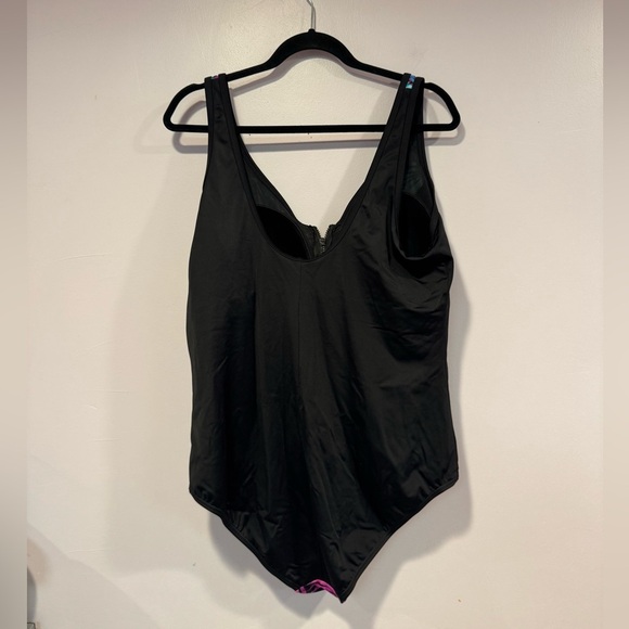 Swimsuits for All tropical zipper front one piece swimsuit - Picture 4 of 4